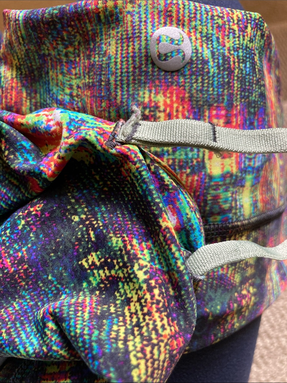 Rave Festival Lululemon 2020 rare neon print Leggings pockets drawstring 2 7/8 - Picture 5 of 7